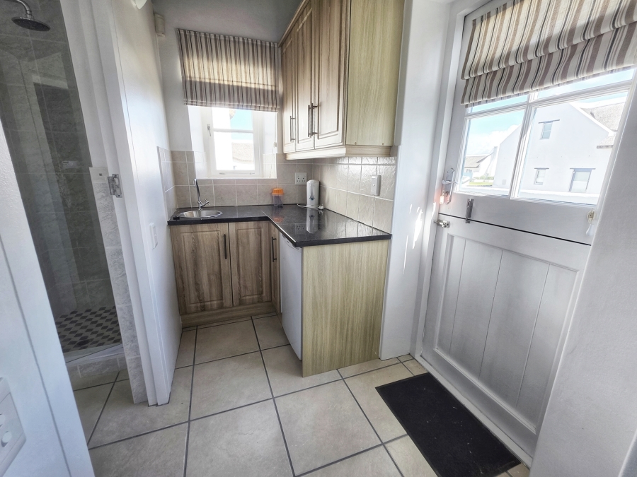 5 Bedroom Property for Sale in Struisbaai Western Cape